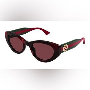 Gucci

Gucci GG1862S 003 52 Burgundy